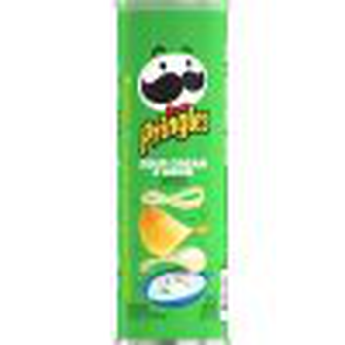 Pringles Potato Crisps Chips, Lunch Snacks, Snacks On The Go, Sour Cream and Onion, 5.5oz, 1 Can