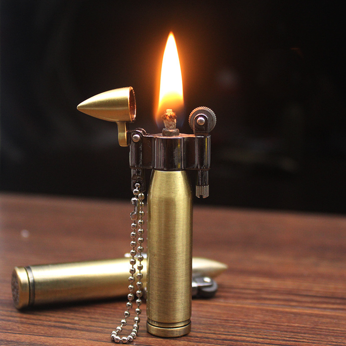 Retro Bullet Flint Free Fire Lighter Torch Grinding Wheel Oil Keychain Lighter New Metal Cigar Cigarette Lighter Gadget for Man