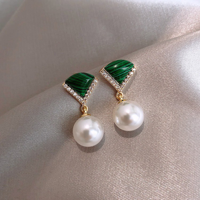 Needle Inlaid Malachite Fan-Shaped Pearl Earrings Earrings Elegant Temperament Korea Retro Fashion Ear Jewelry.